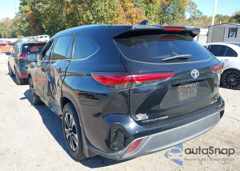 2021 Toyota Highlander Xle z USA, uszkodzony, nr VIN 5TDGZRBHXMS069910